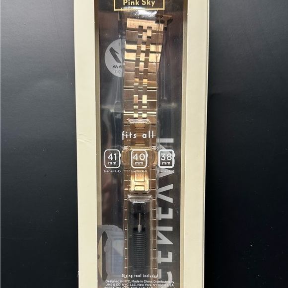 Genevan Apple Watch Band - Picture 3 of 4